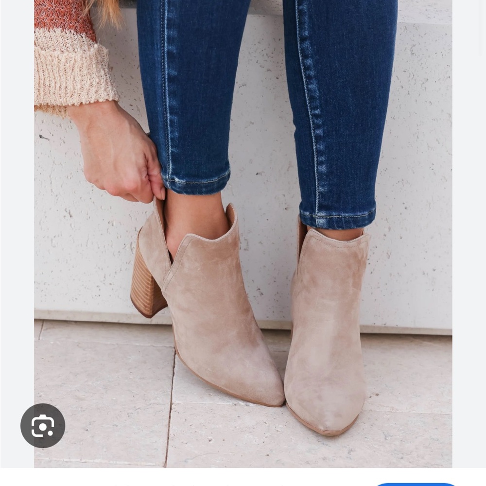 Steve Madden Taupe Suede Ankle boots